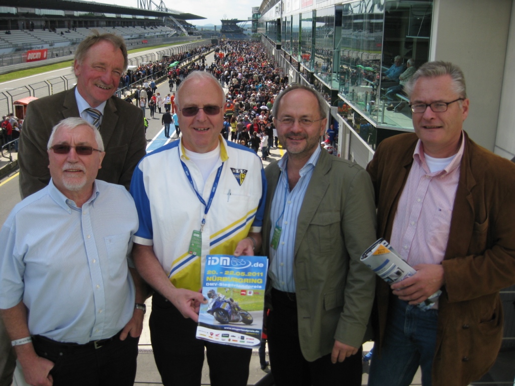 Schirmherr auf dem Nürburgring Schirmherr auf dem Nürburgring